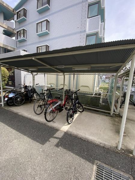 寝屋川市国松町のマンション