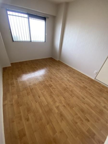 寝屋川市国松町のマンション