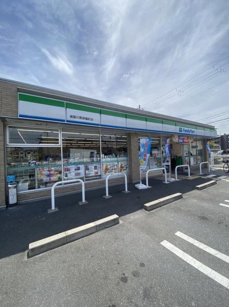 守口市大久保町3丁目のマンション(ファミリーマート寝屋川黒原橘町店)