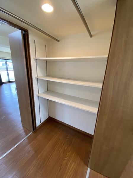 寝屋川市上神田１丁目のマンション