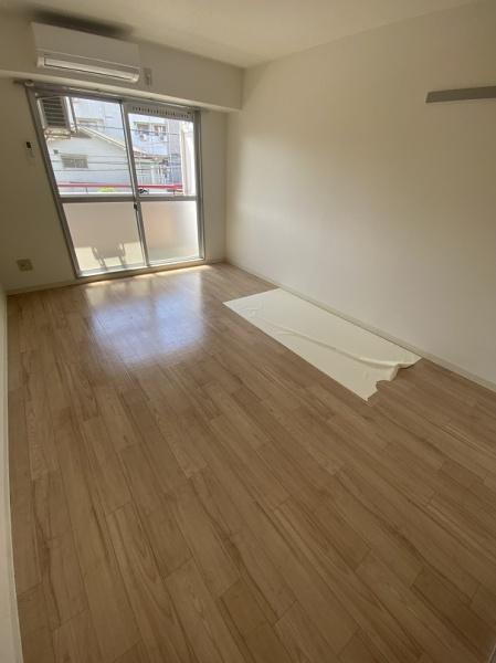 寝屋川市下神田町のマンション