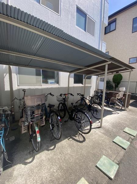 寝屋川市東神田町のマンション