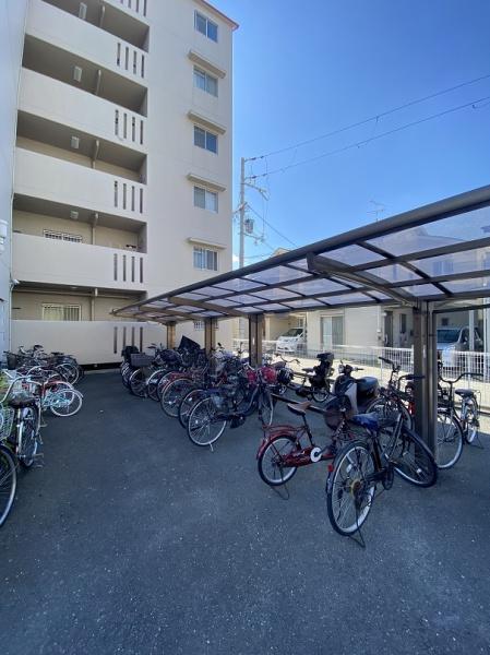 寝屋川市中神田町のマンション