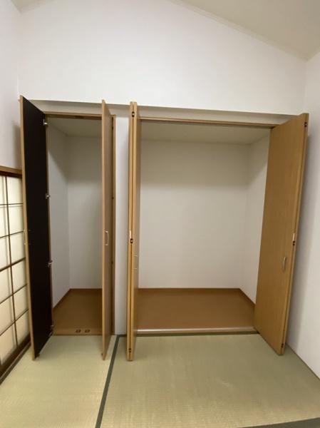 寝屋川市大利元町のテラスハウス
