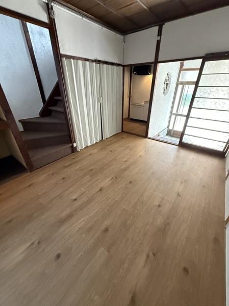 寝屋川市萱島東２丁目のテラスハウス