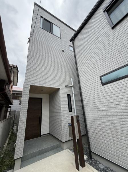 寝屋川市豊野町の貸家