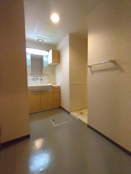 寝屋川市萱島東１丁目のマンション