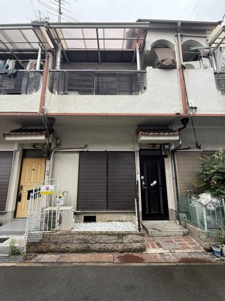 寝屋川市萱島東１丁目のテラスハウス