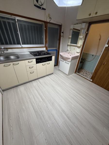 寝屋川市萱島東２丁目のテラスハウス