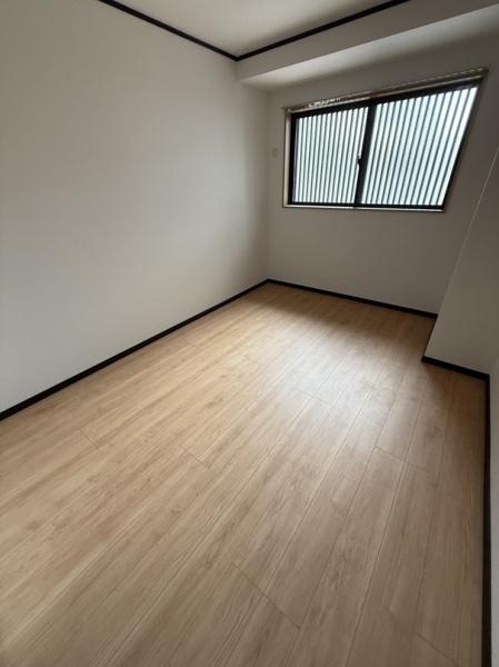 寝屋川市錦町のテラスハウス
