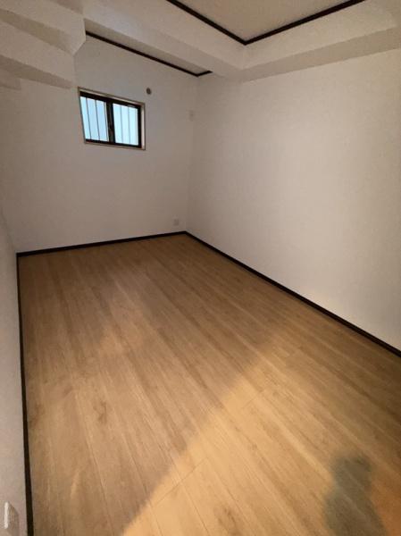 寝屋川市錦町のテラスハウス