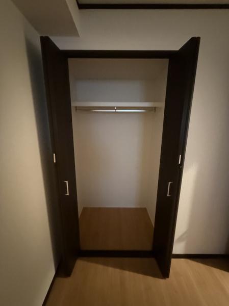 寝屋川市錦町のテラスハウス