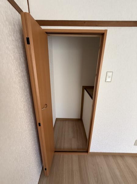 寝屋川市東神田町のテラスハウス