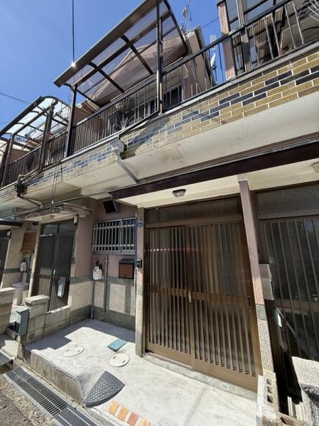 寝屋川市東神田町のテラスハウス