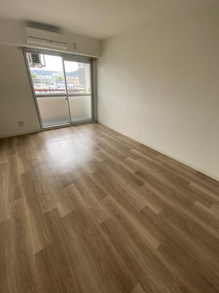 寝屋川市下神田町のマンション