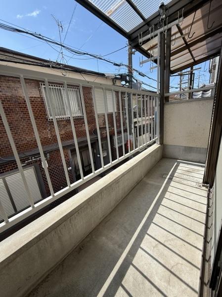寝屋川市萱島東１丁目のテラスハウス