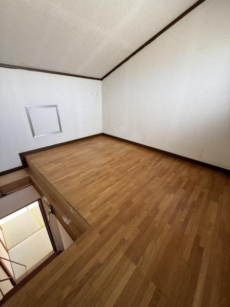 寝屋川市萱島東１丁目のテラスハウス