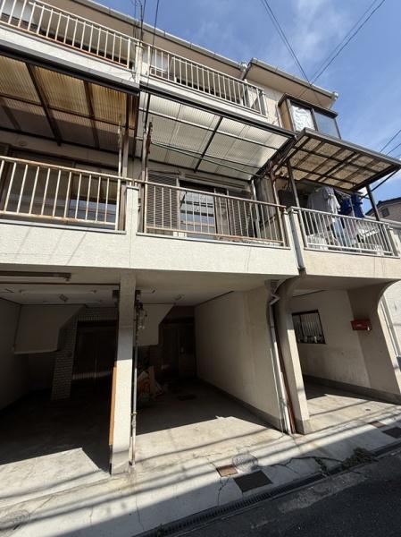 寝屋川市萱島東１丁目のテラスハウス