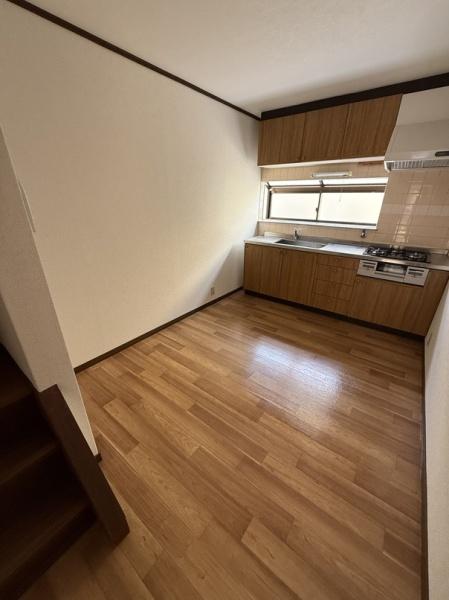 寝屋川市萱島東１丁目のテラスハウス