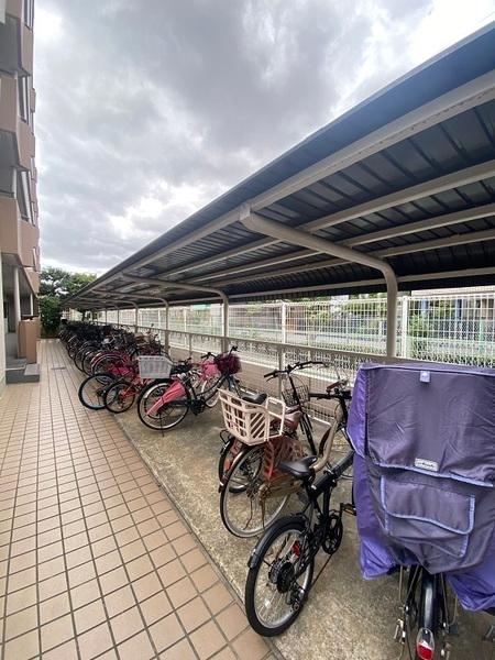 寝屋川市下神田町のマンション