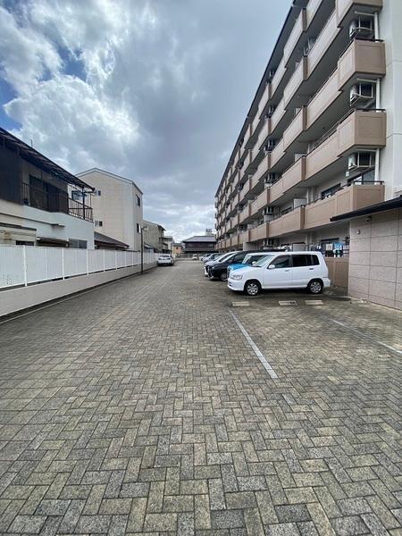 寝屋川市下神田町のマンション