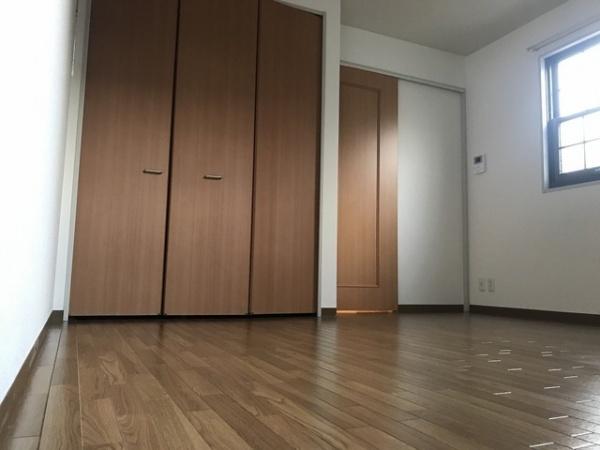 寝屋川市郡元町のアパート