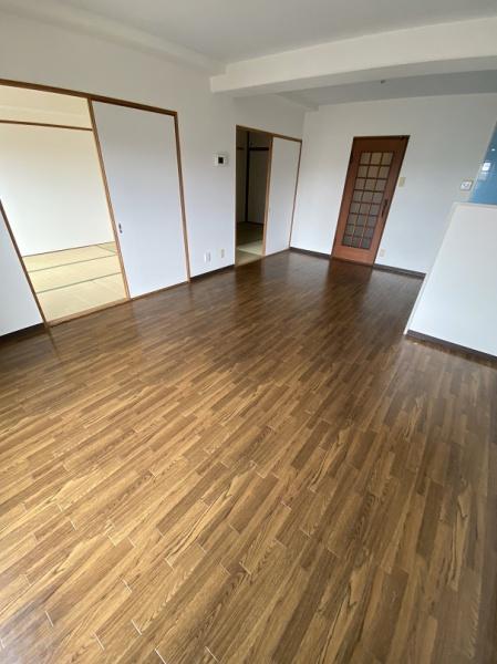 寝屋川市東神田町のマンション