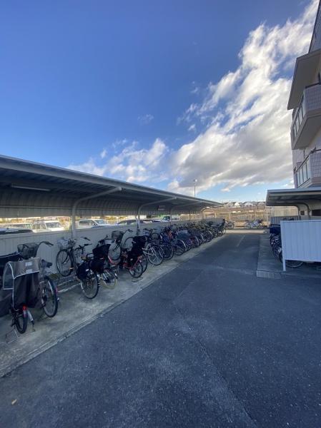 寝屋川市東神田町のマンション