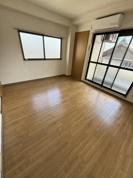 寝屋川市下神田町のマンション