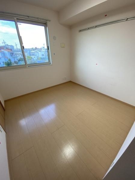 寝屋川市高柳５丁目のアパート