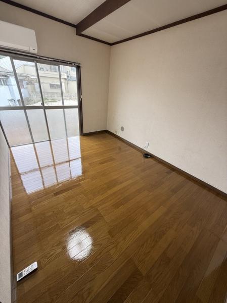 寝屋川市太秦中町の貸家