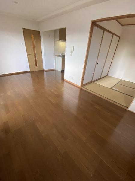 寝屋川市高柳１丁目のマンション