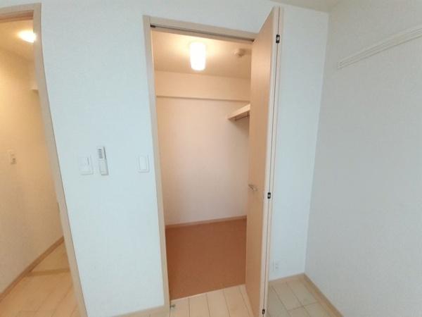 門真市島頭４丁目のマンション