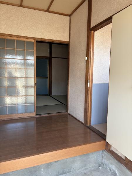 二番割貸家8号