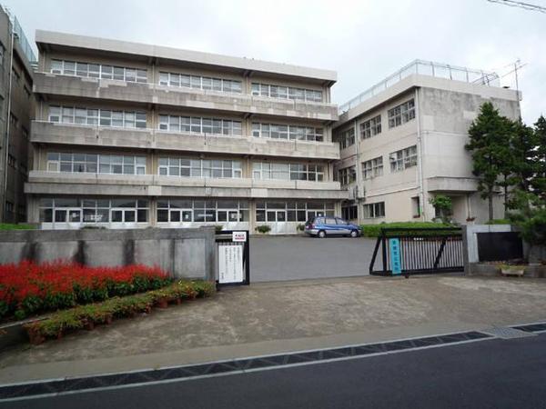 ハイツ六実B(松戸市立六実中学校)