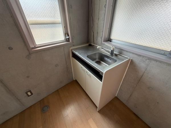 鎌ケ谷市新鎌ケ谷４丁目の事務所