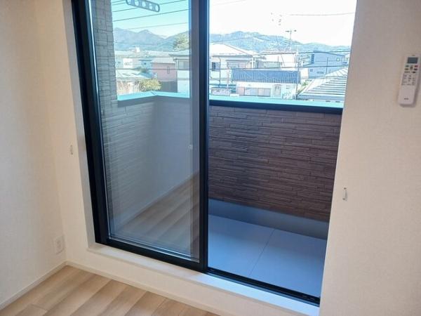富士吉田市新西原２丁目のアパート