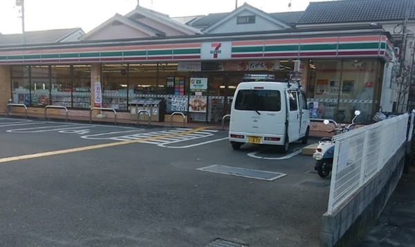 大東市錦町のマンション(セブンイレブン四條畷塚脇町店)