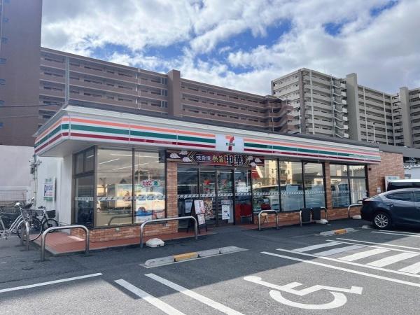 四條畷市砂１丁目のマンション(セブンイレブン四條畷中野店)