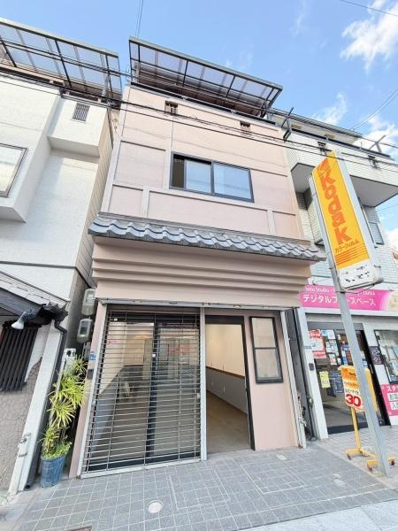 下馬伏町店舗付き住居