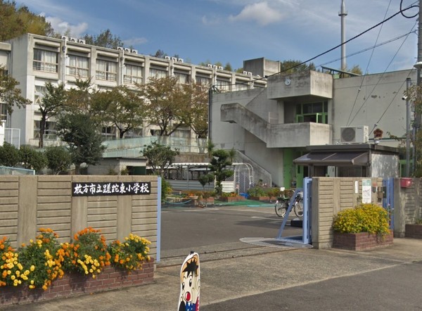 枚方市伊加賀栄町の貸家(枚方市立さだ東小学校)