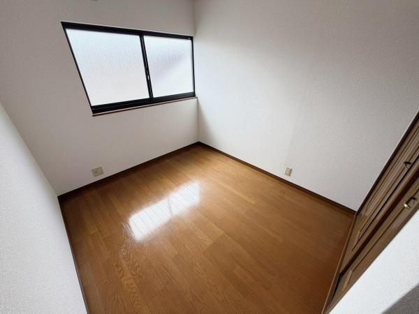 枚方市伊加賀栄町の貸家