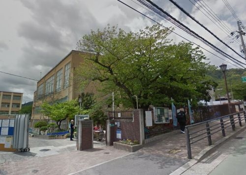 上春日野ハイツ(上筒井小学校)