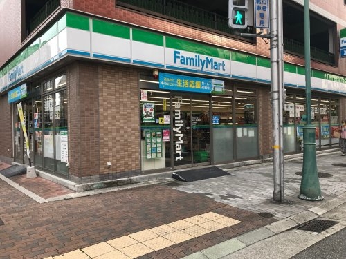神戸市中央区海岸通5丁目のマンション(ファミリーマートみなと元町駅前店)