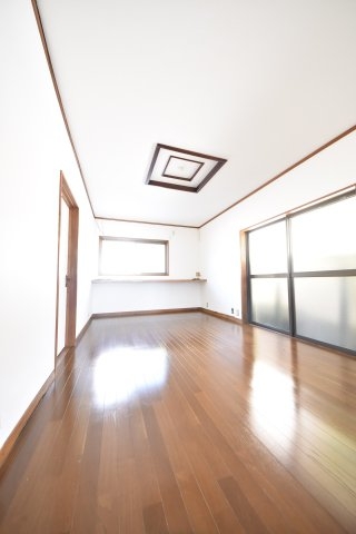 鶯町3丁目戸建