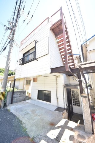 鶯町3丁目戸建