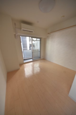 眺港苑