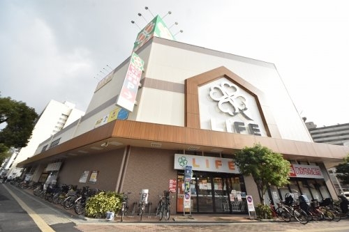 ララプレイスザ神戸シルフ(ライフ神戸駅前店)