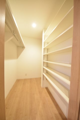 パロス山本通りルキアス