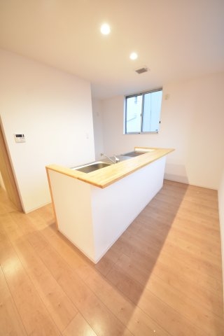 パロス山本通りルキアス